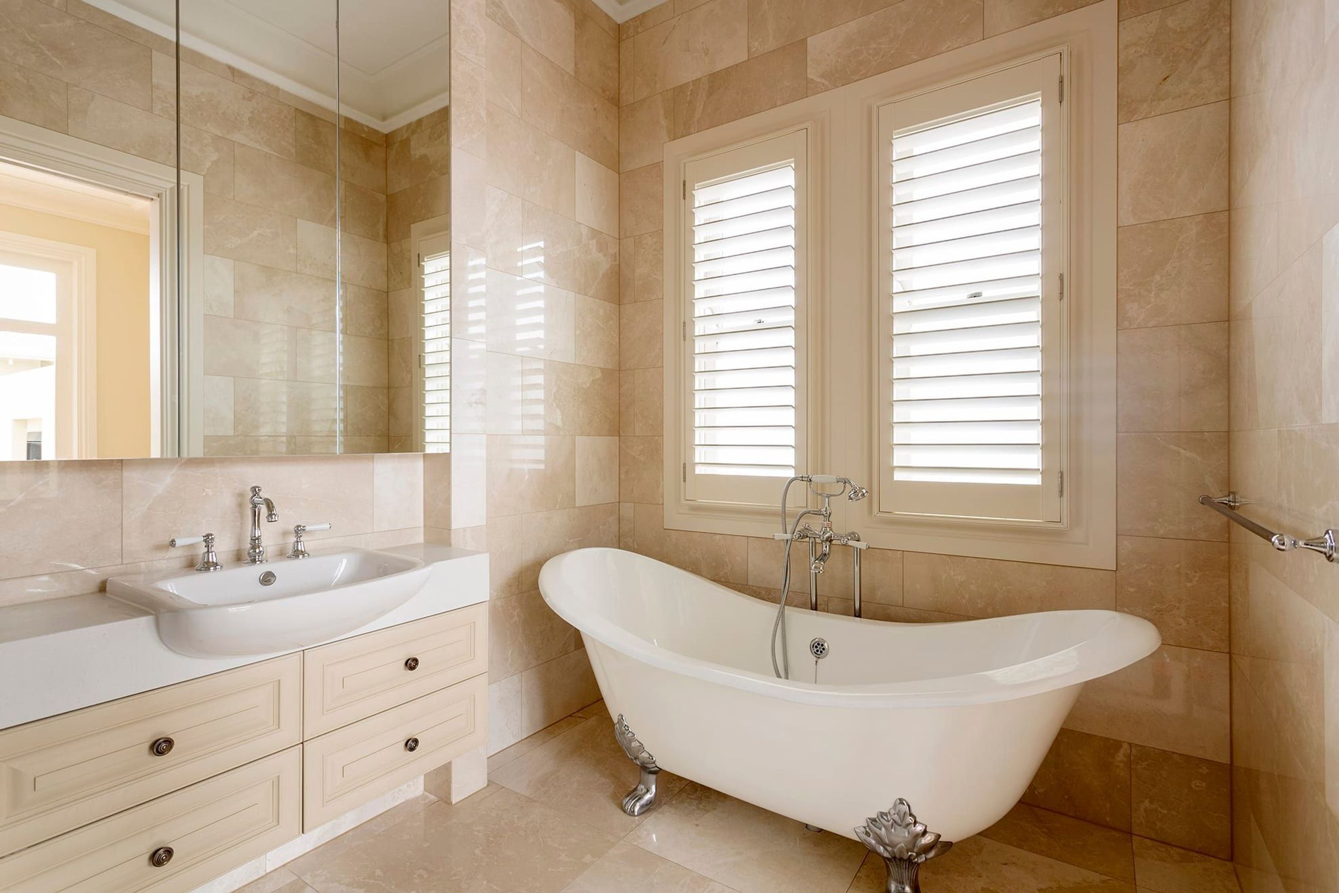 Tuscan Cross Cut Filled & Honed Travertine Tiles