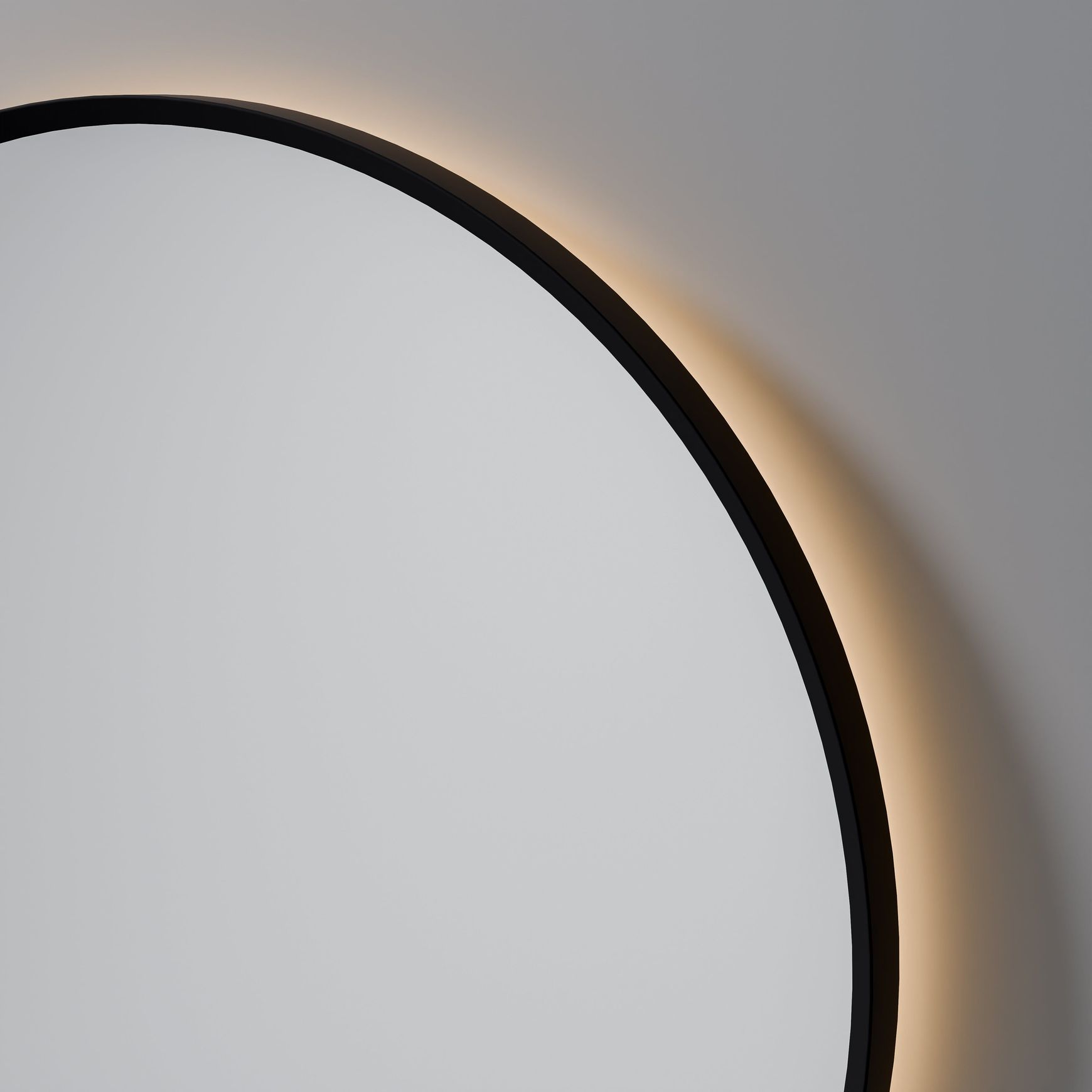 Aura Round 700 LED Mirror