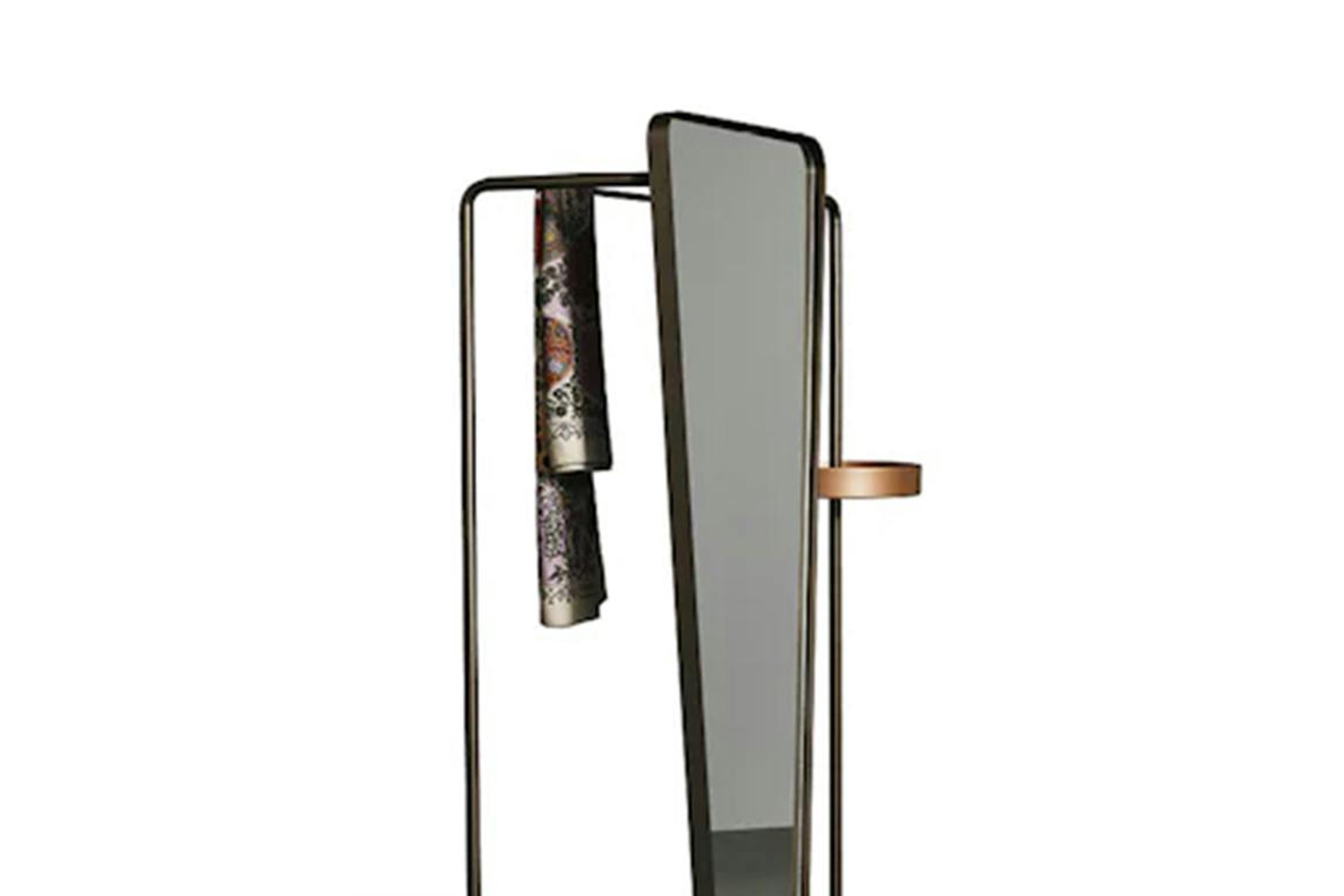 Camillo Valet Stand