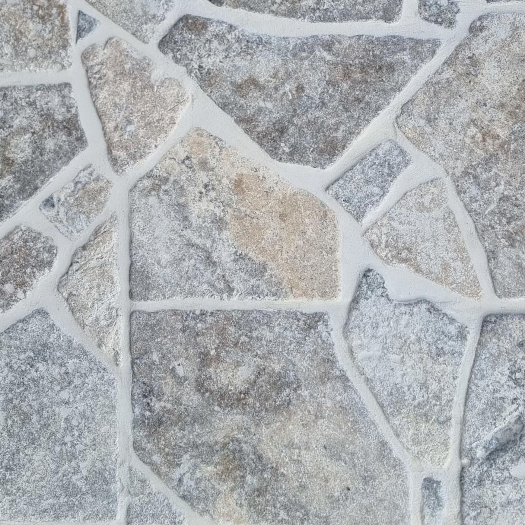 30mm Springbrook Classic Silver Travertine Crazy Paving