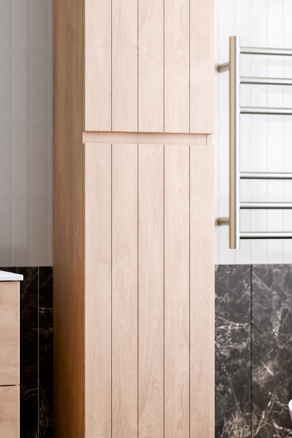 Lineare Coastal Tower Cabinet