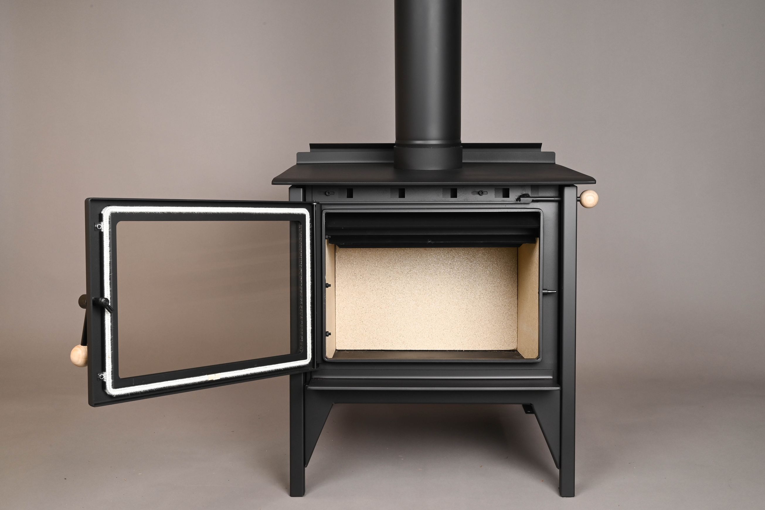 Warmington | Tasman Freestanding Woodburner with Flue