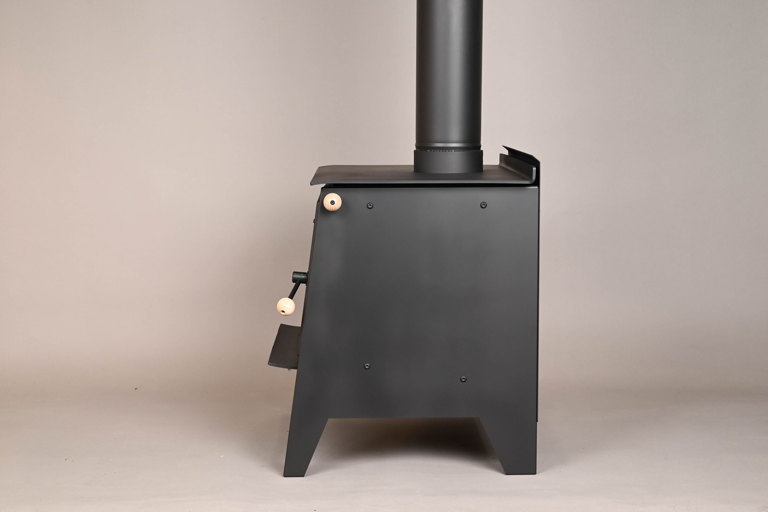 Warmington | Tasman Freestanding Woodburner with Flue