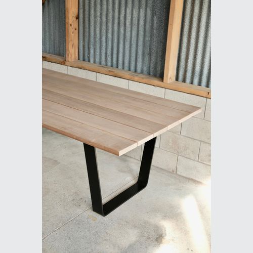 QT Outdoor Bench