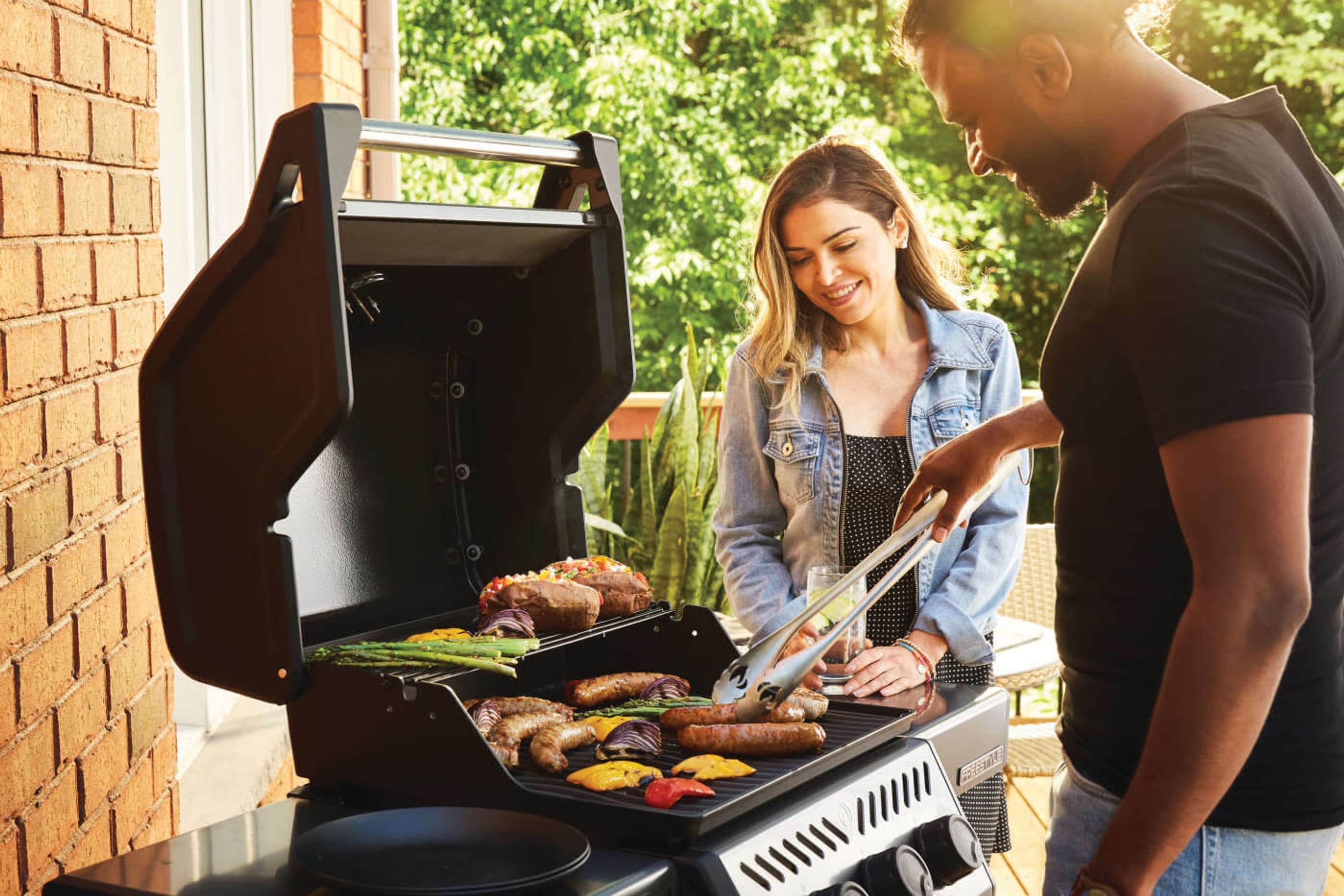 Freestyle 365 Propane Gas Grill, Graphite Grey
