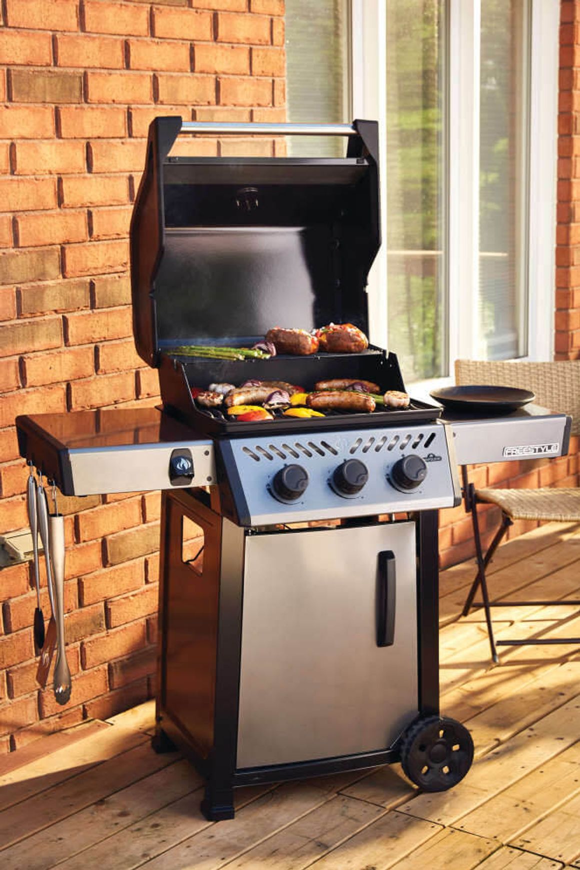 Freestyle 365 Propane Gas Grill, Graphite Grey