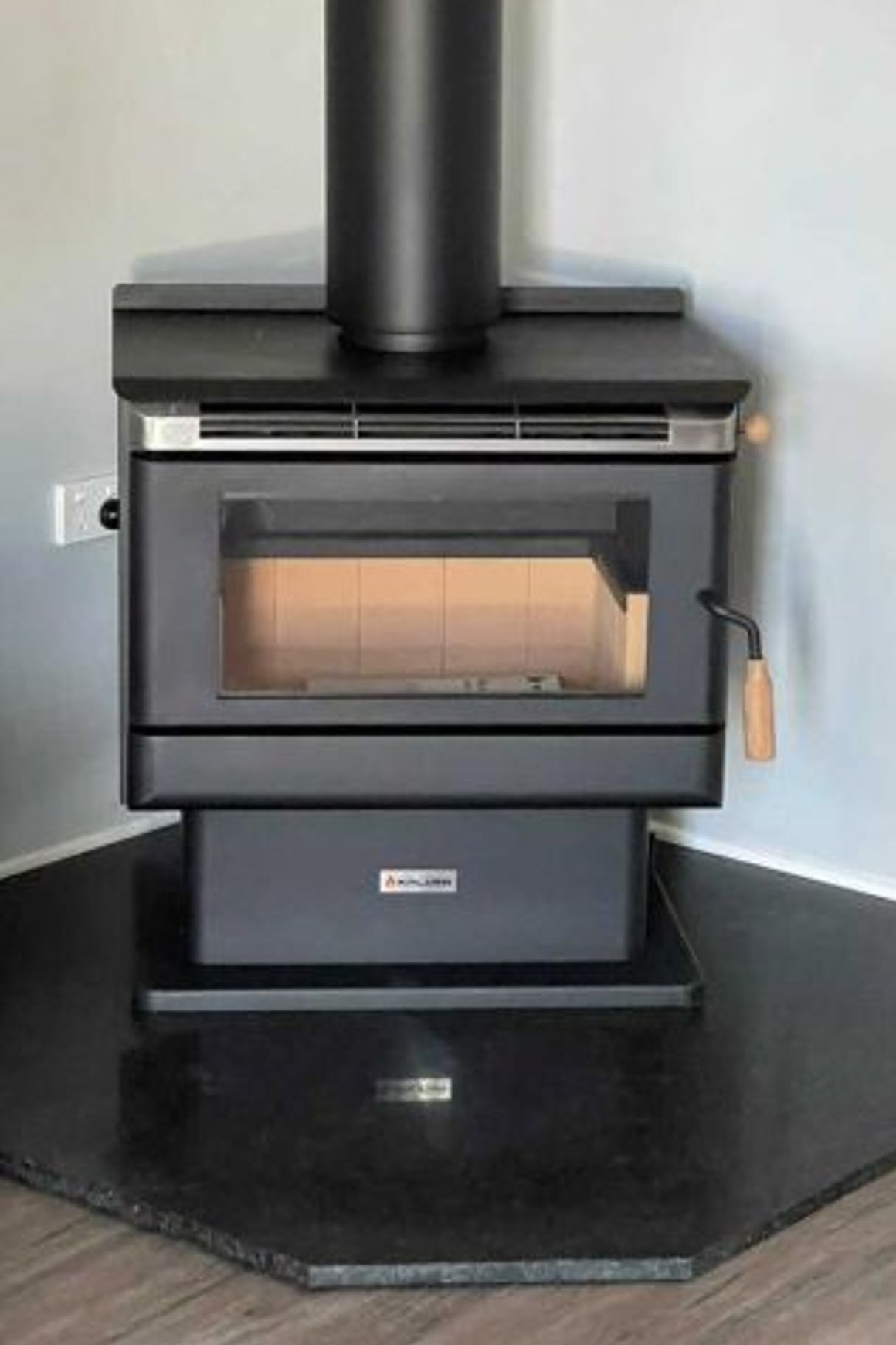 Foundry 1425 x 1425 Black Granite Corner Hearth