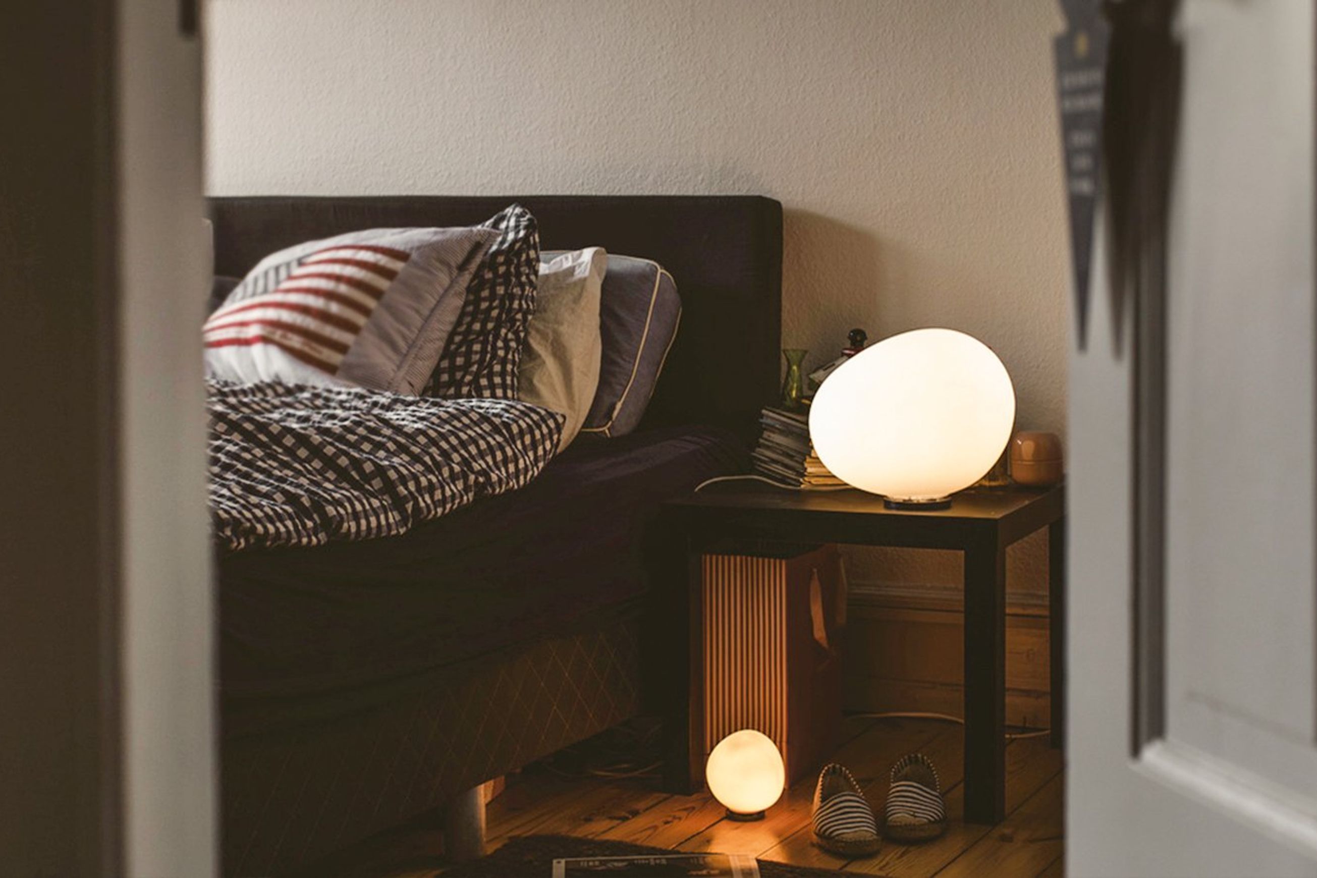 Poly Gregg Media Table Lamp - Polyethylene