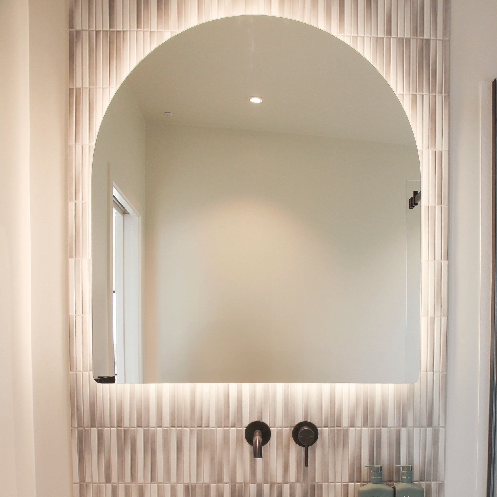 Code Euro Arch 850 Led Mirror