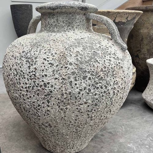 Baxter Urn 2 Handles