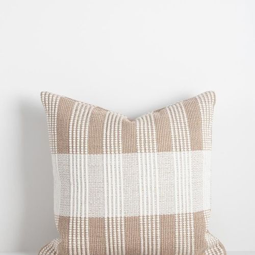 Baya Waverly In & Outdoor Cushion - Almond