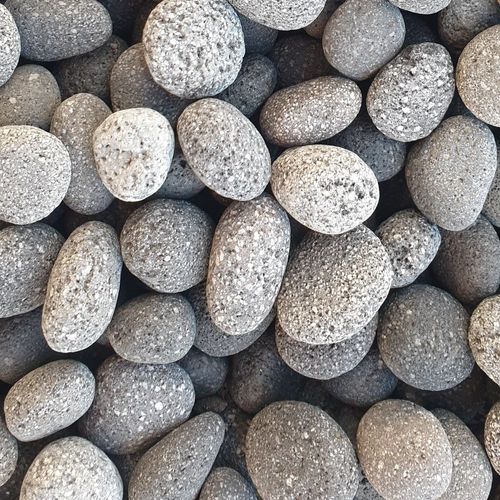 Stoneyard Charcoal Lavastone Pebbles