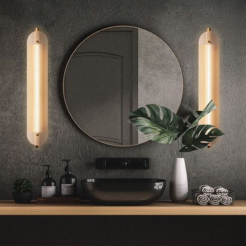 Linea Wall Light