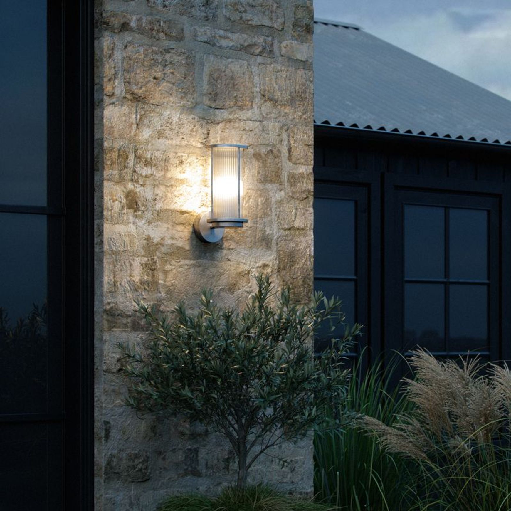 Linton Wall Light