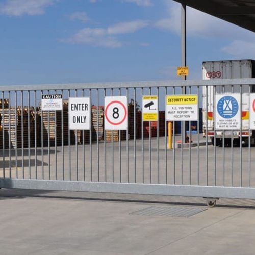 MTG - Track Sliding Gate