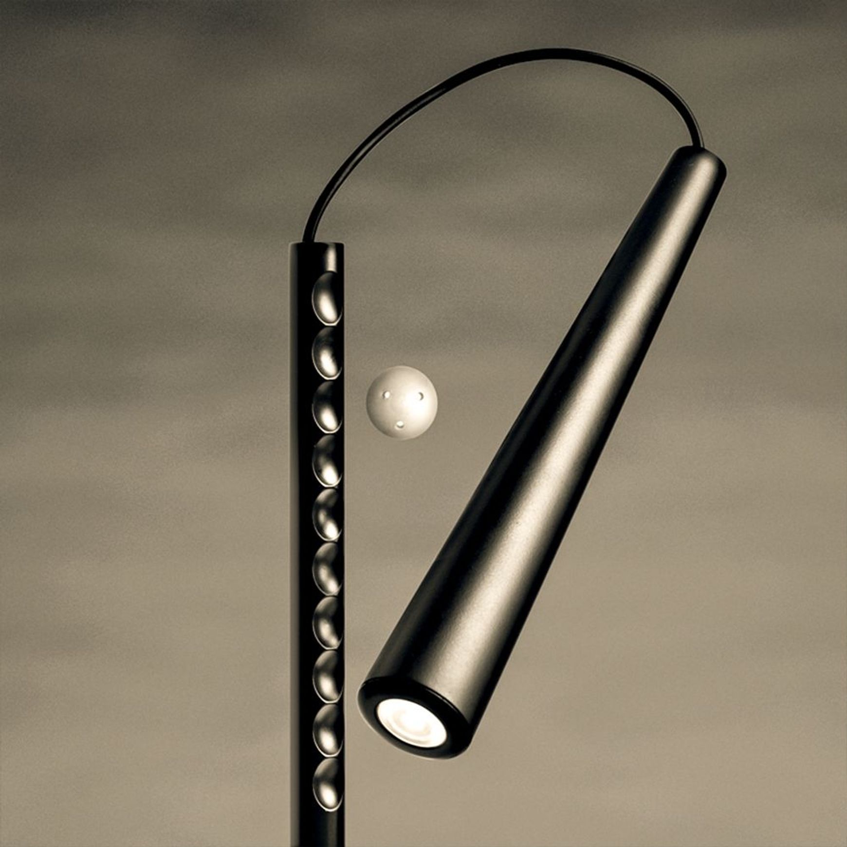 Magneto Floor Lamp