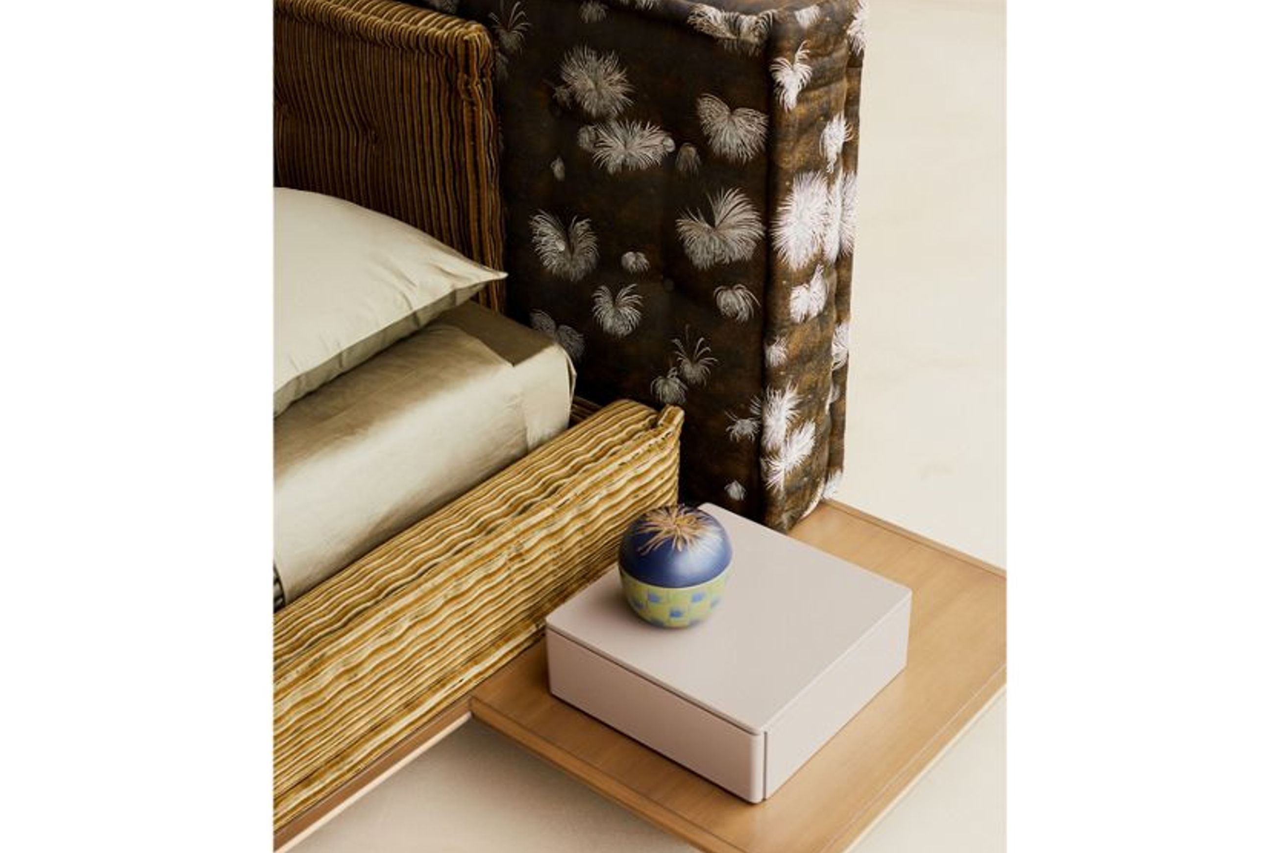 Mah Jong Bed