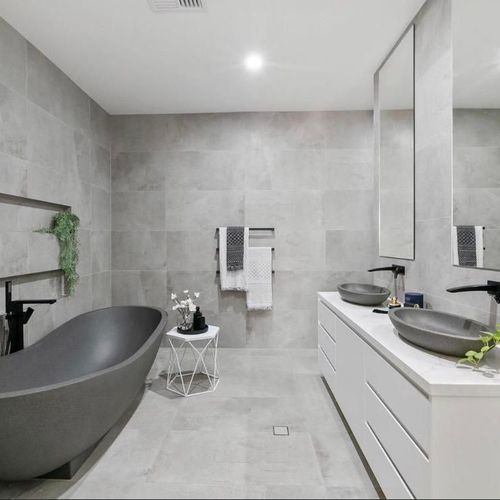 Pietra Bianca Mango Freestanding Stone Bath