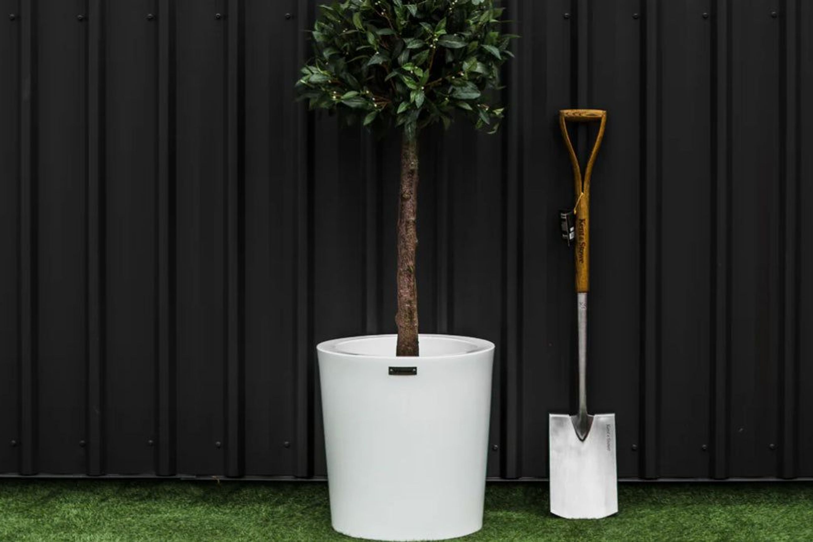 Milan 470 Planter