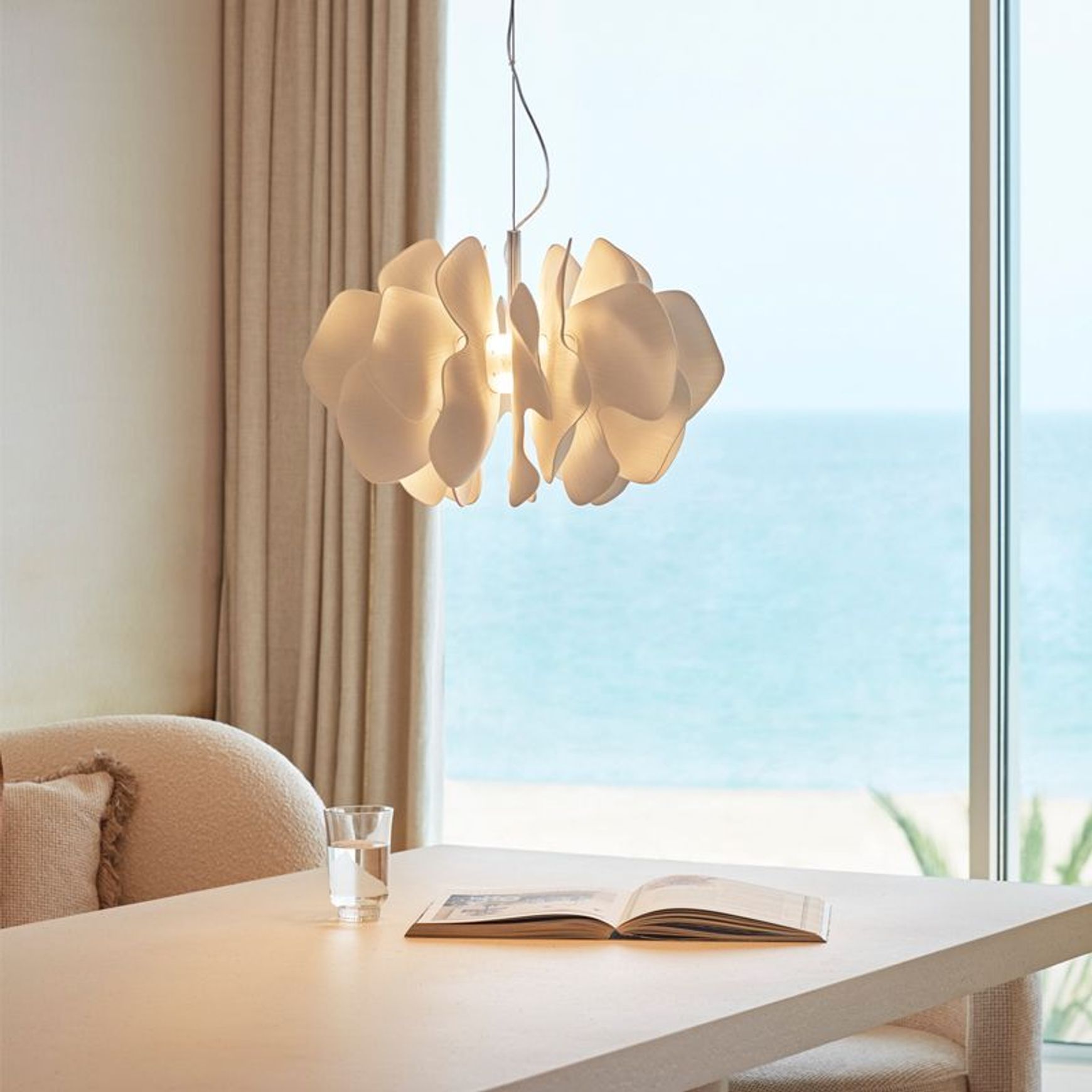 Nightbloom 47cm White Pendant