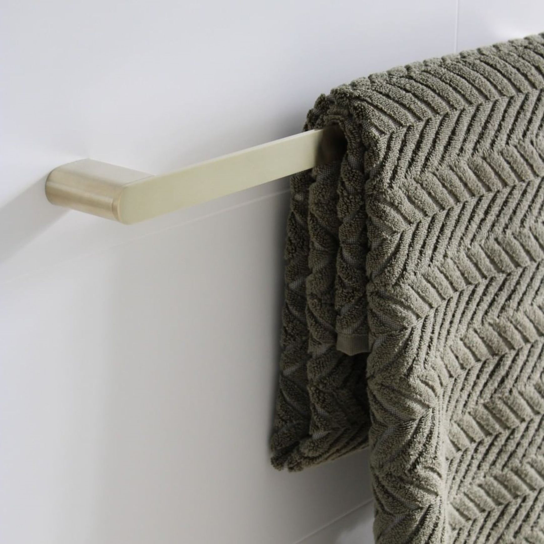 Bianca Single Towel Rail 800mm | Brushed Gold