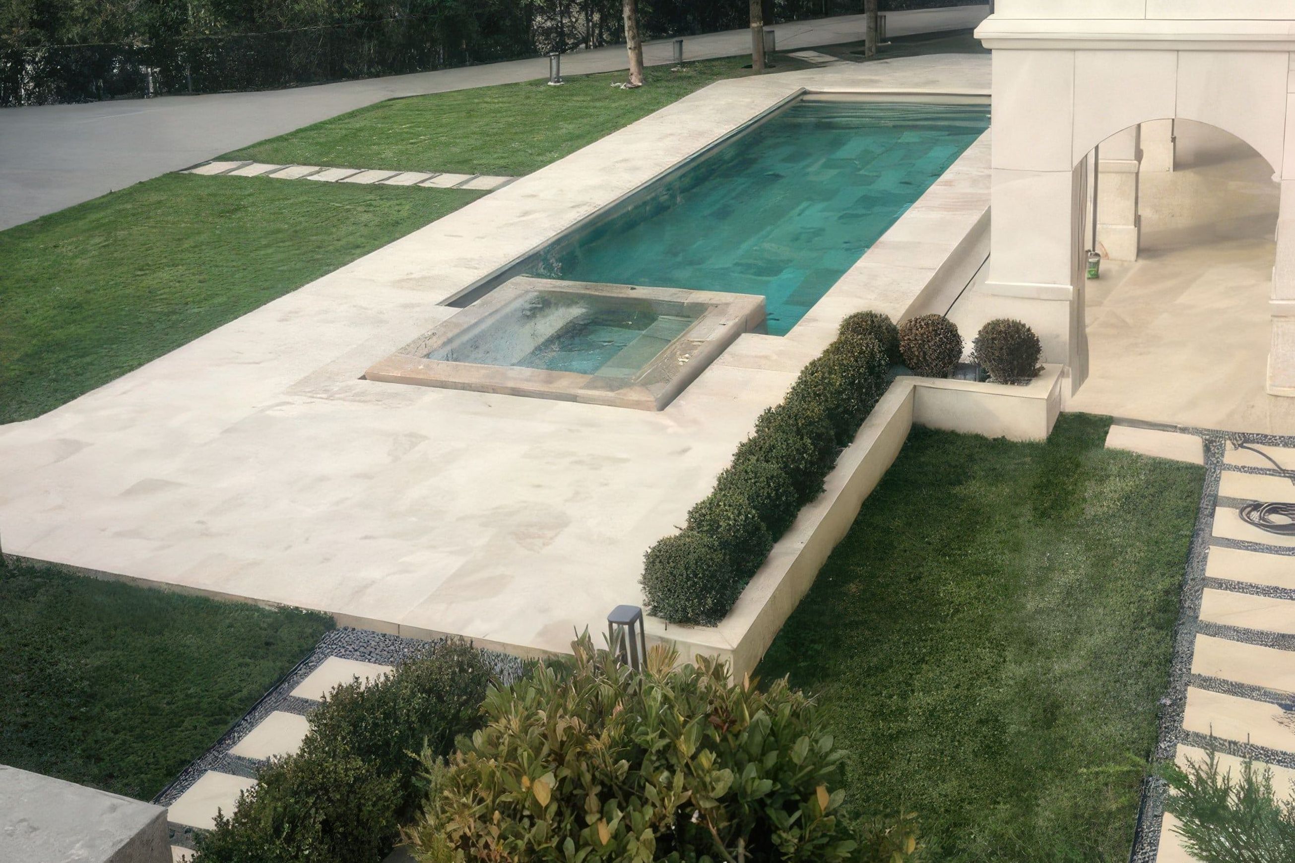 Papillon Sandblasted Limestone Tiles