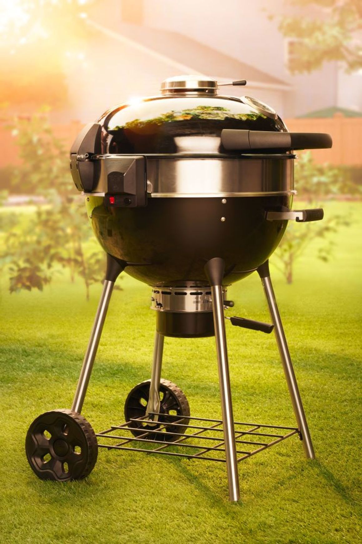 PRO22 Charcoal Kettle Grill, Black