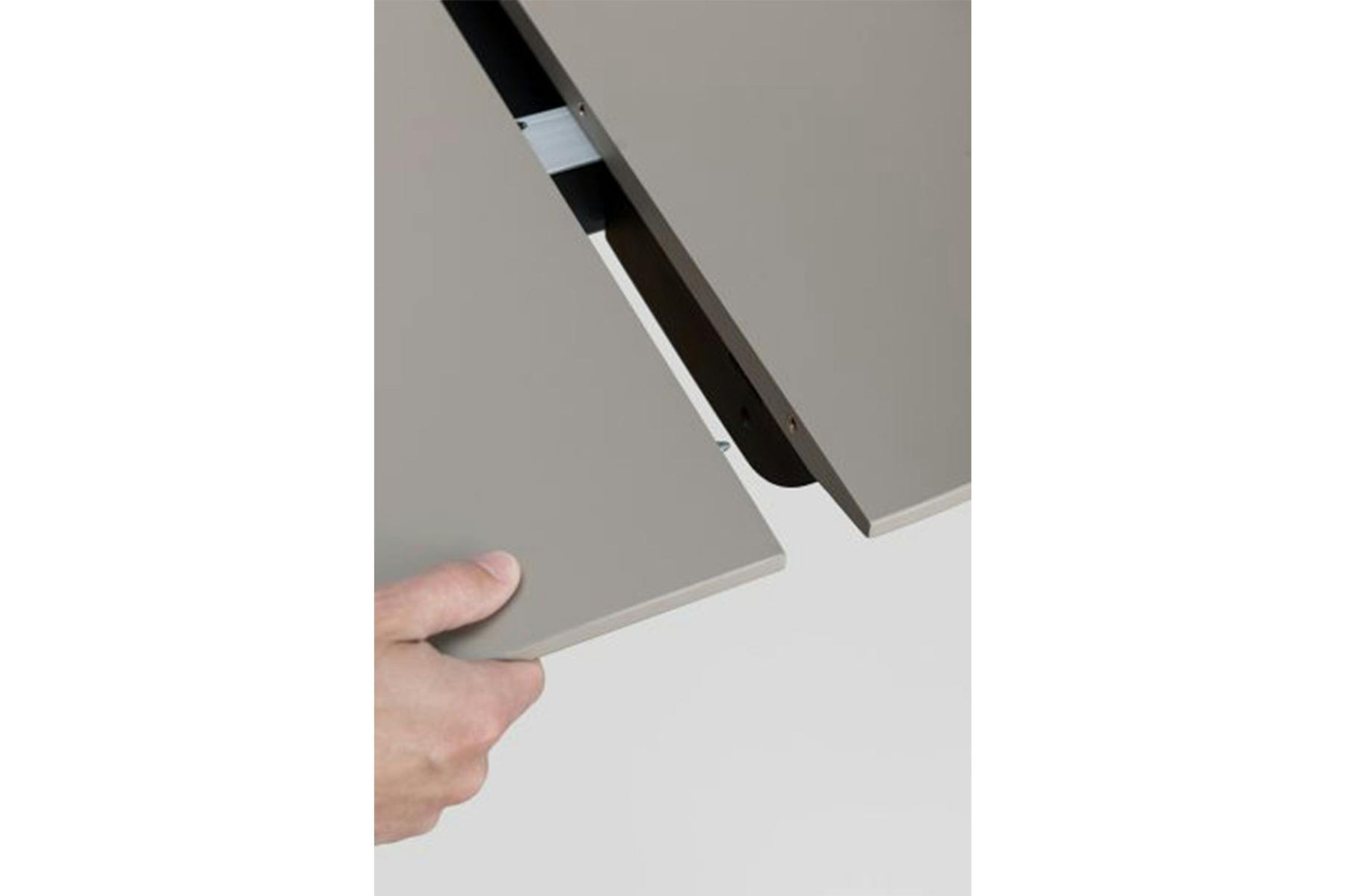 Pala Dining Table