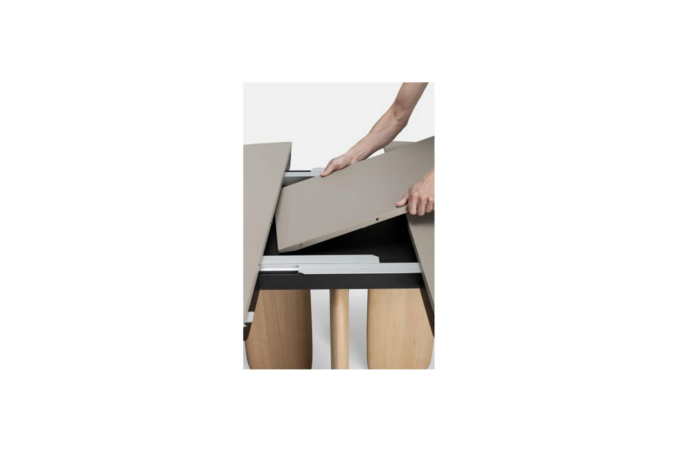 Pala Dining Table