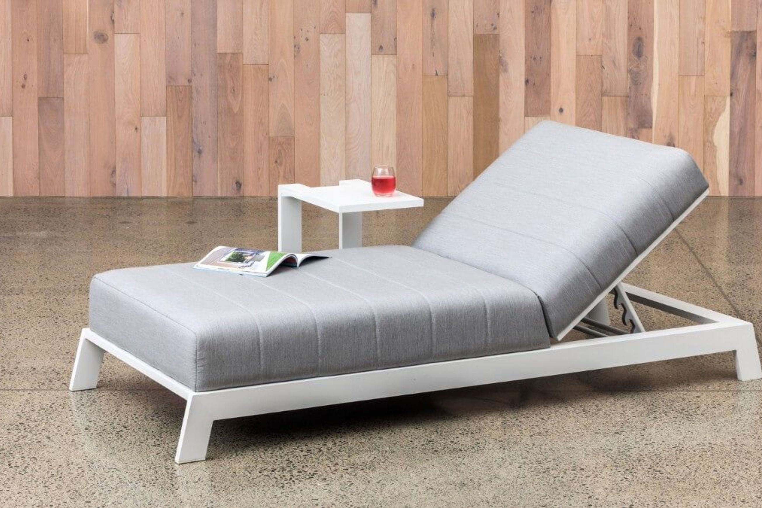 Piha Lounger - White