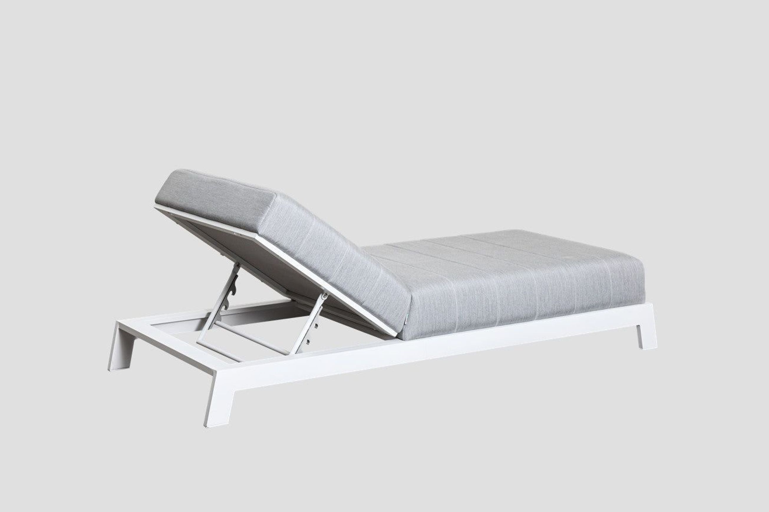 Piha Lounger - White