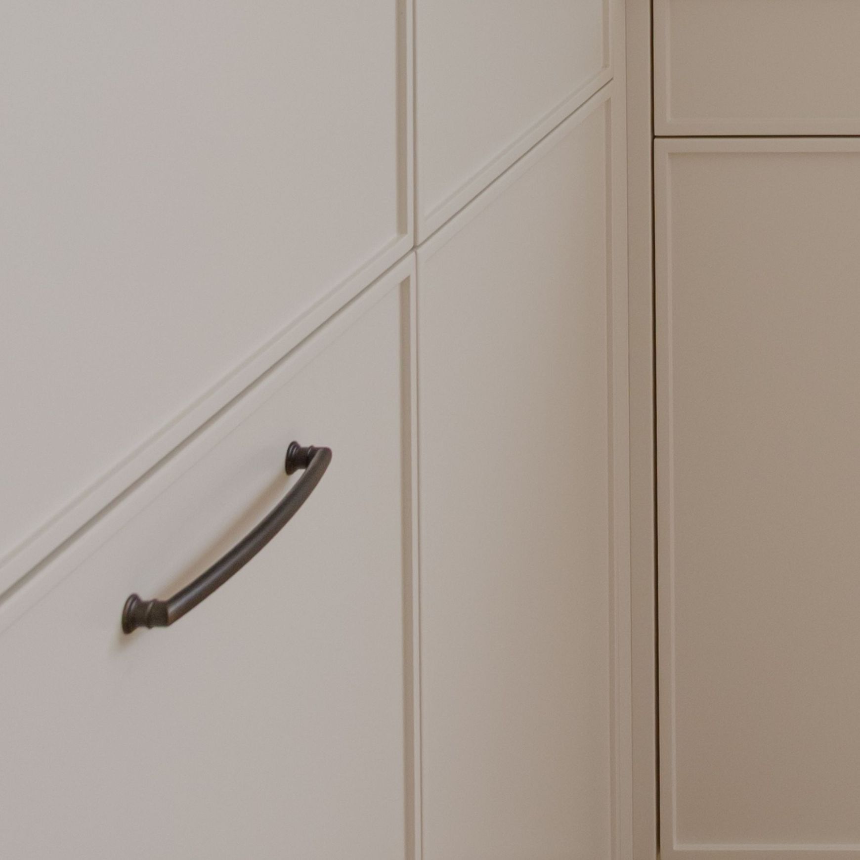 Decade Ridged Handle