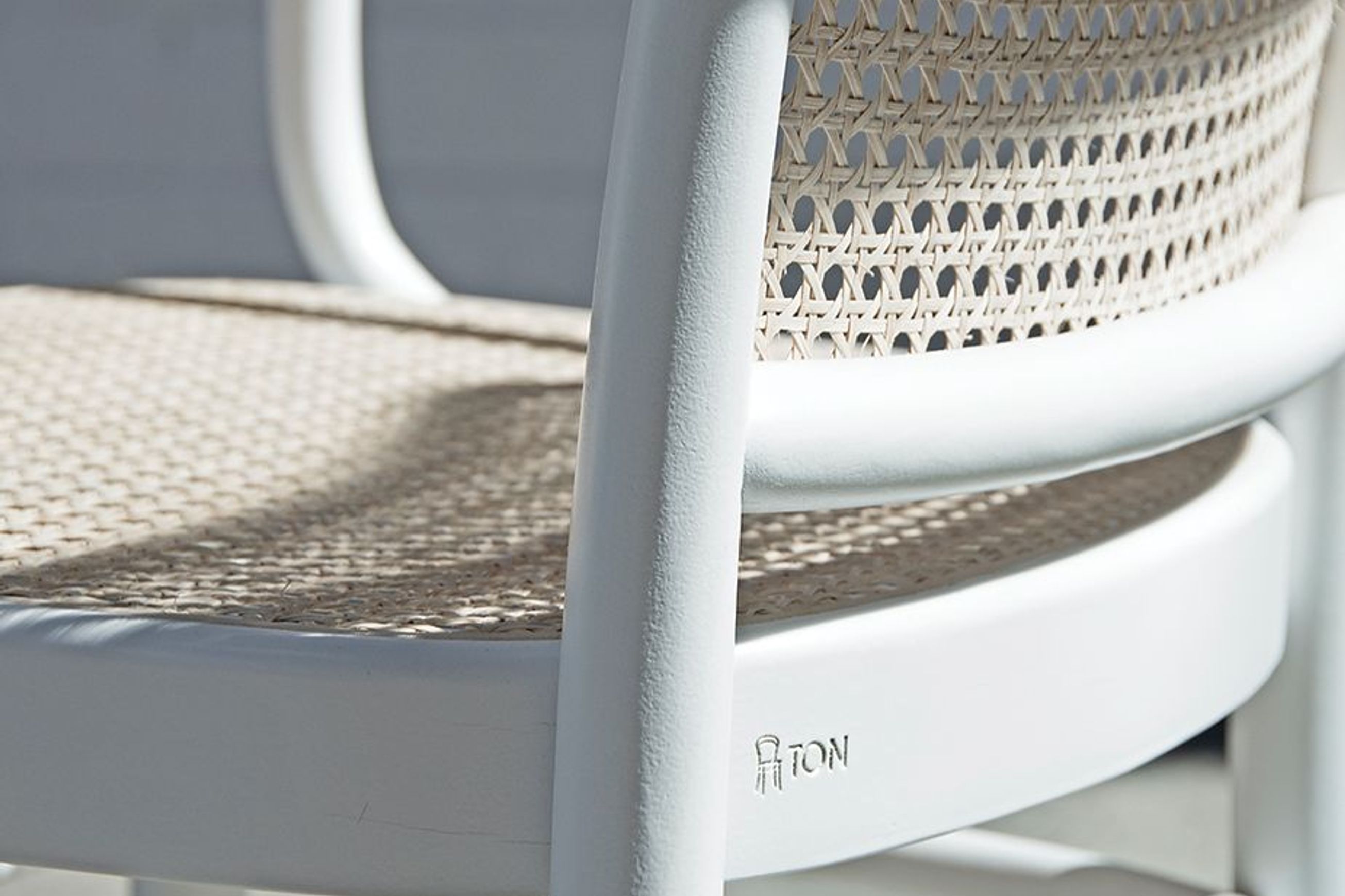 811 Hoffmann Armchair - White - by TON