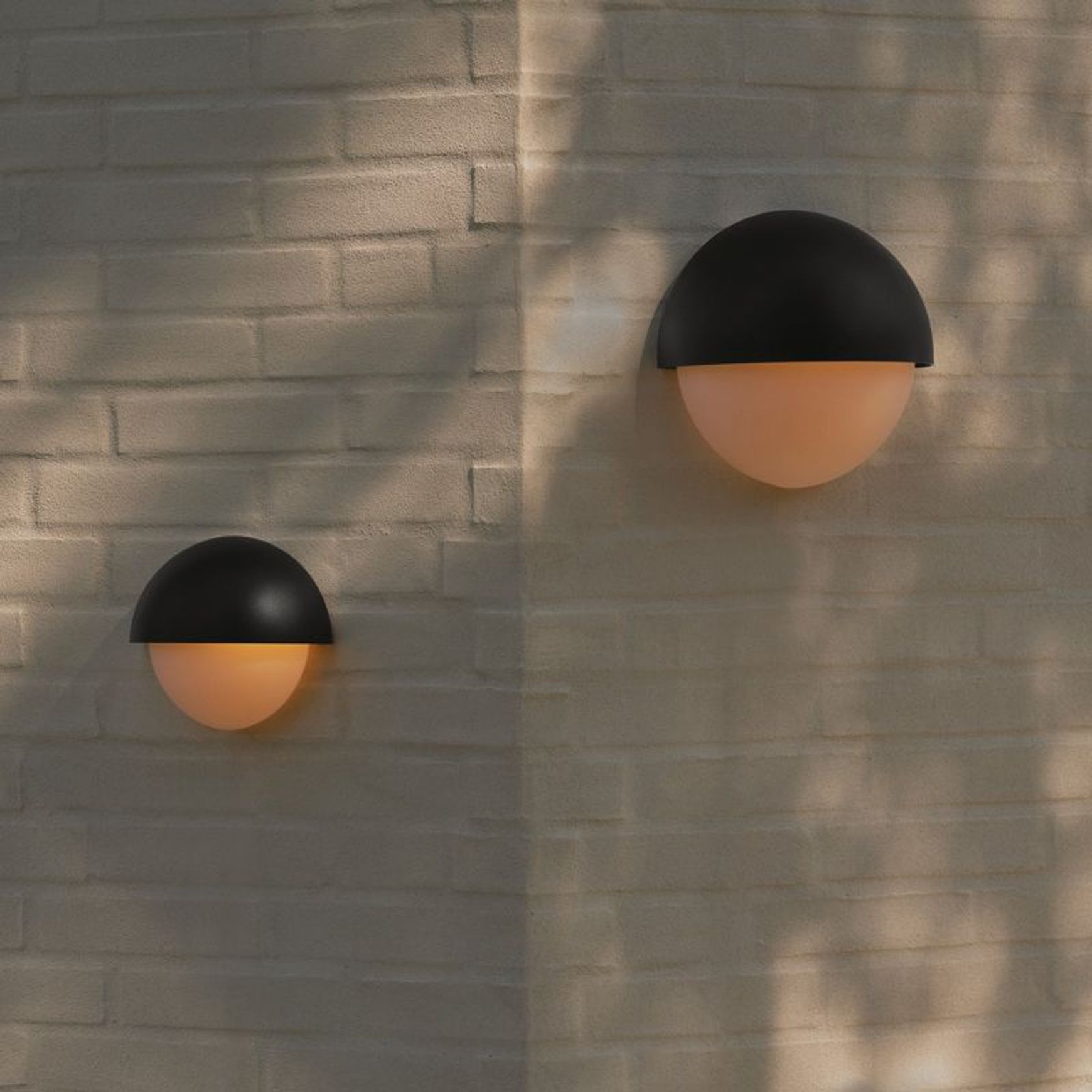 Scorpius Round Wall Light