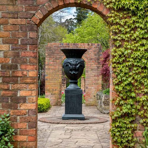 Strasbourg Urn & Plinth
