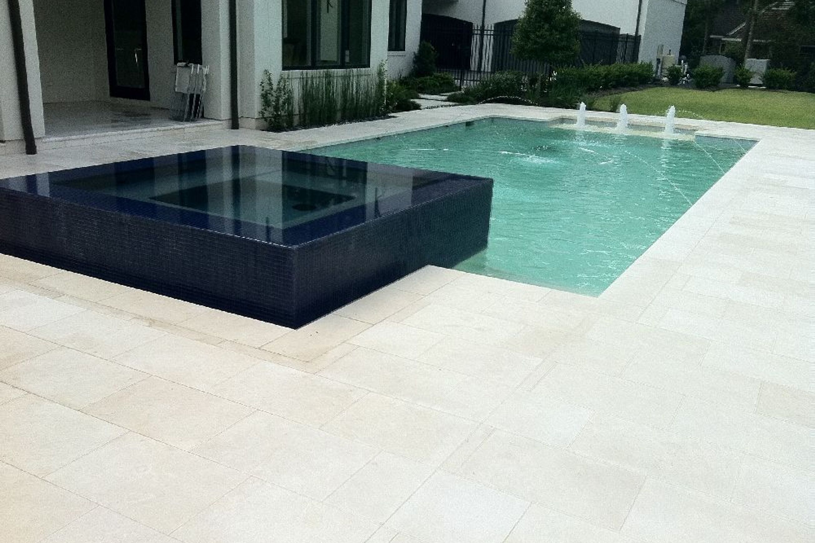 Savana Light Brushed Limestone Pool Coping