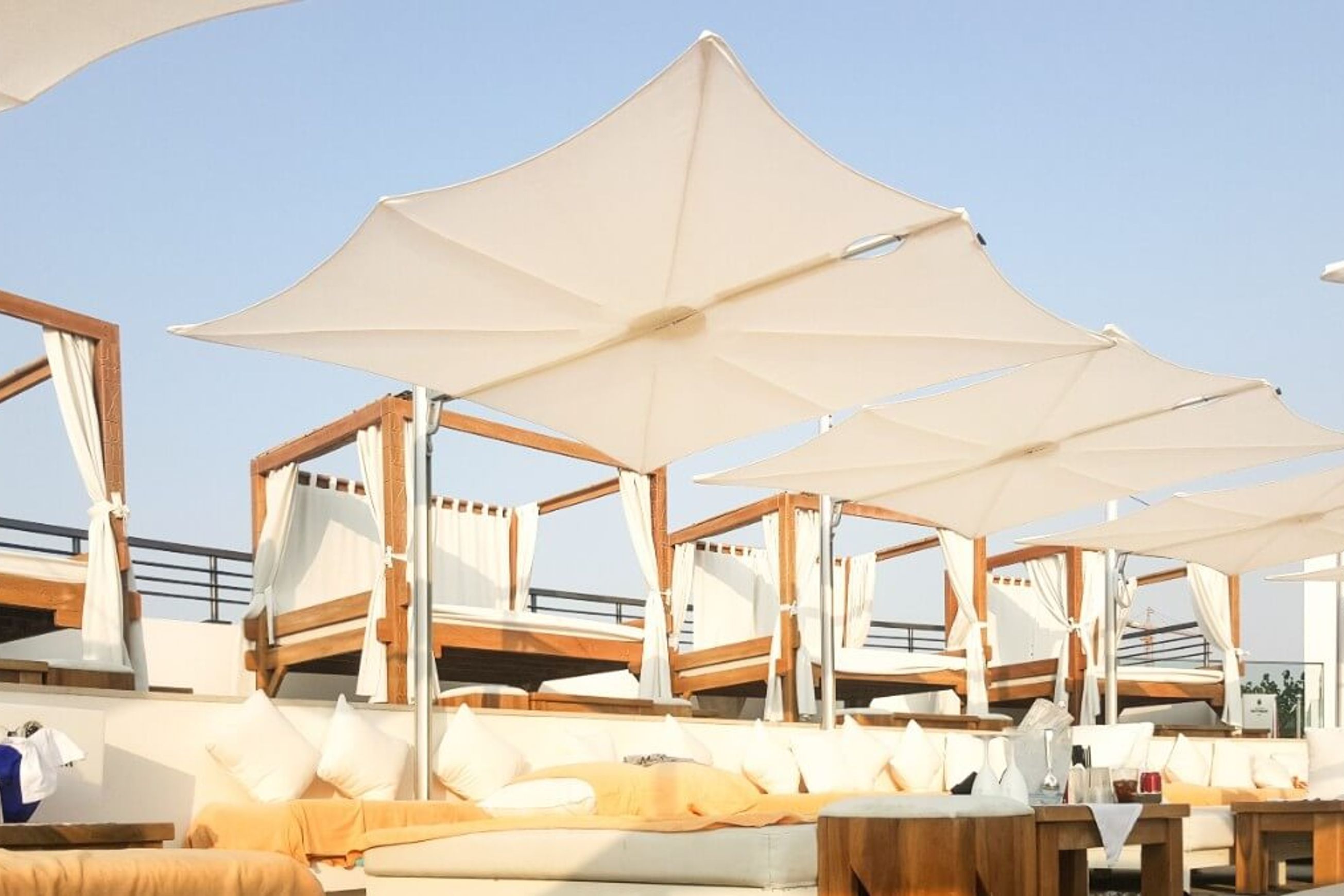 Umbrosa Spectra Cantilever Umbrella