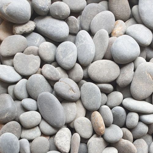 Stoneyard Black Natural Pebbles