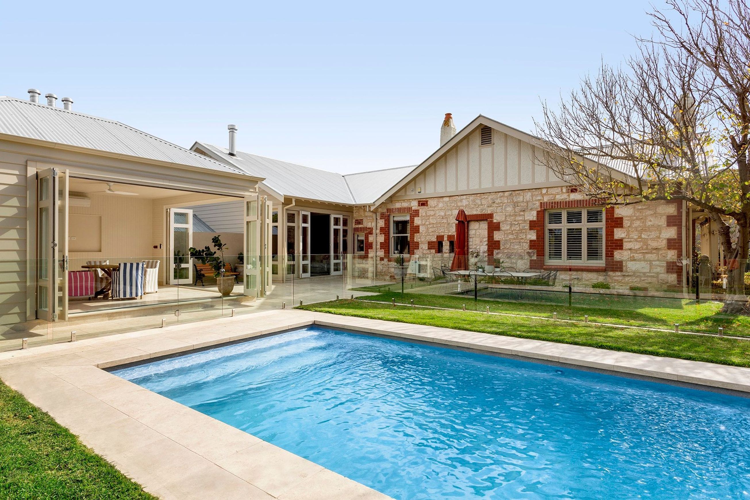Tuscan Travertine Pool Coping