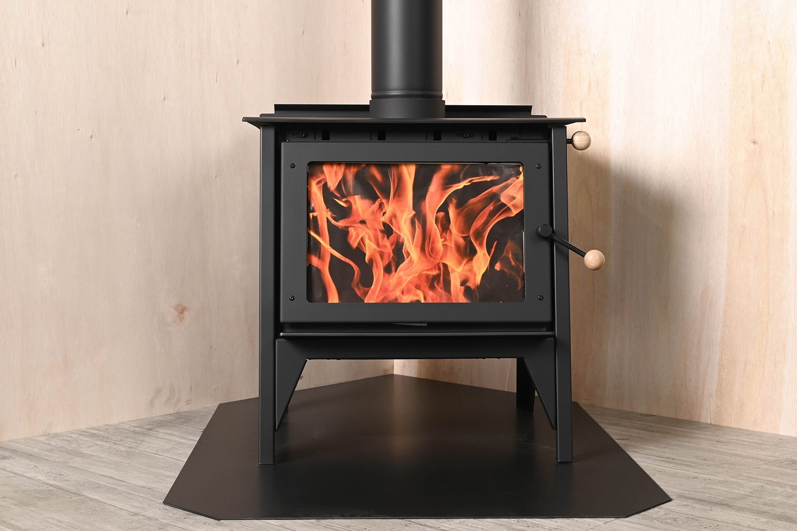 Warmington | Tasman Freestanding Woodburner with Flue