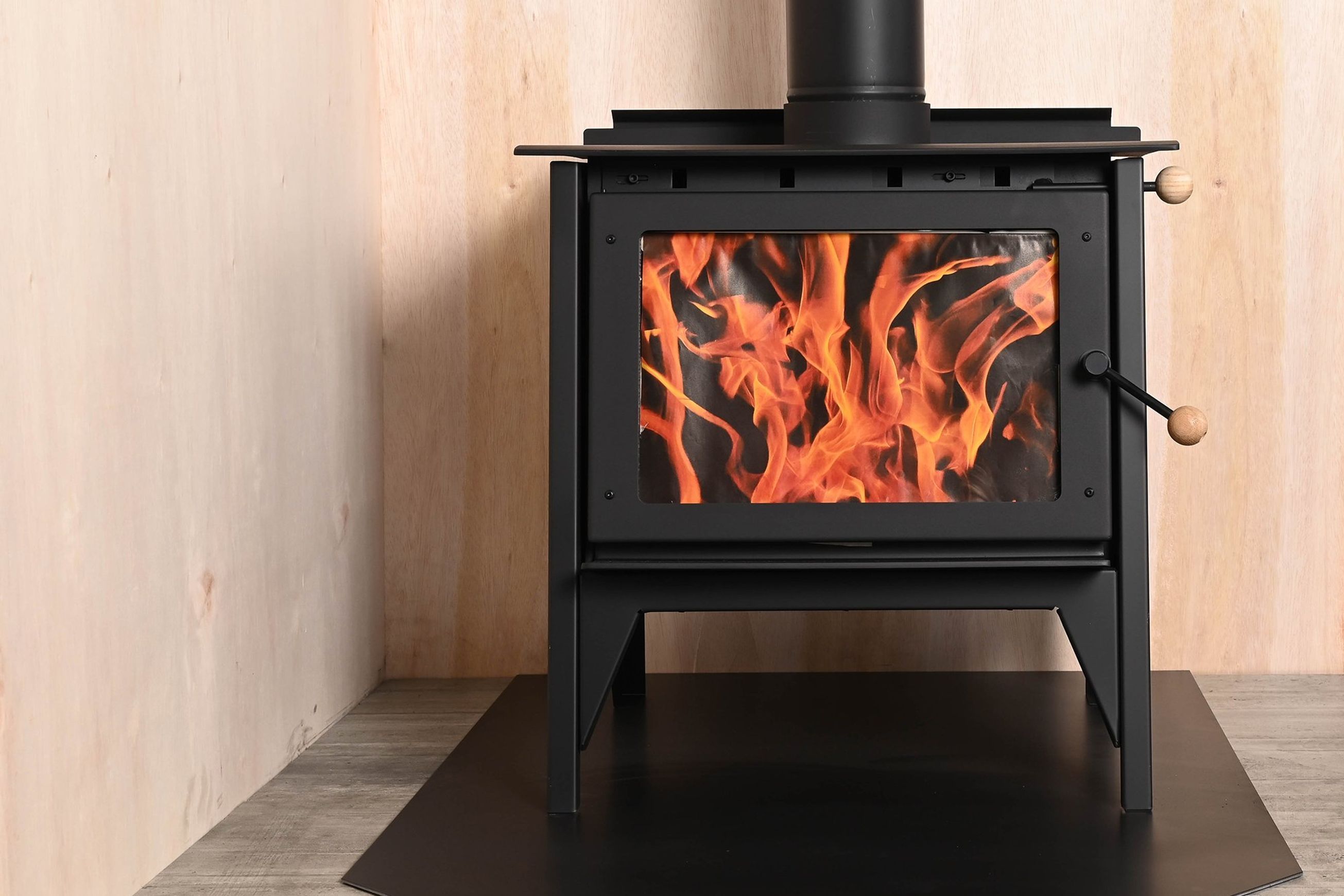 Warmington | Tasman Freestanding Woodburner with Flue