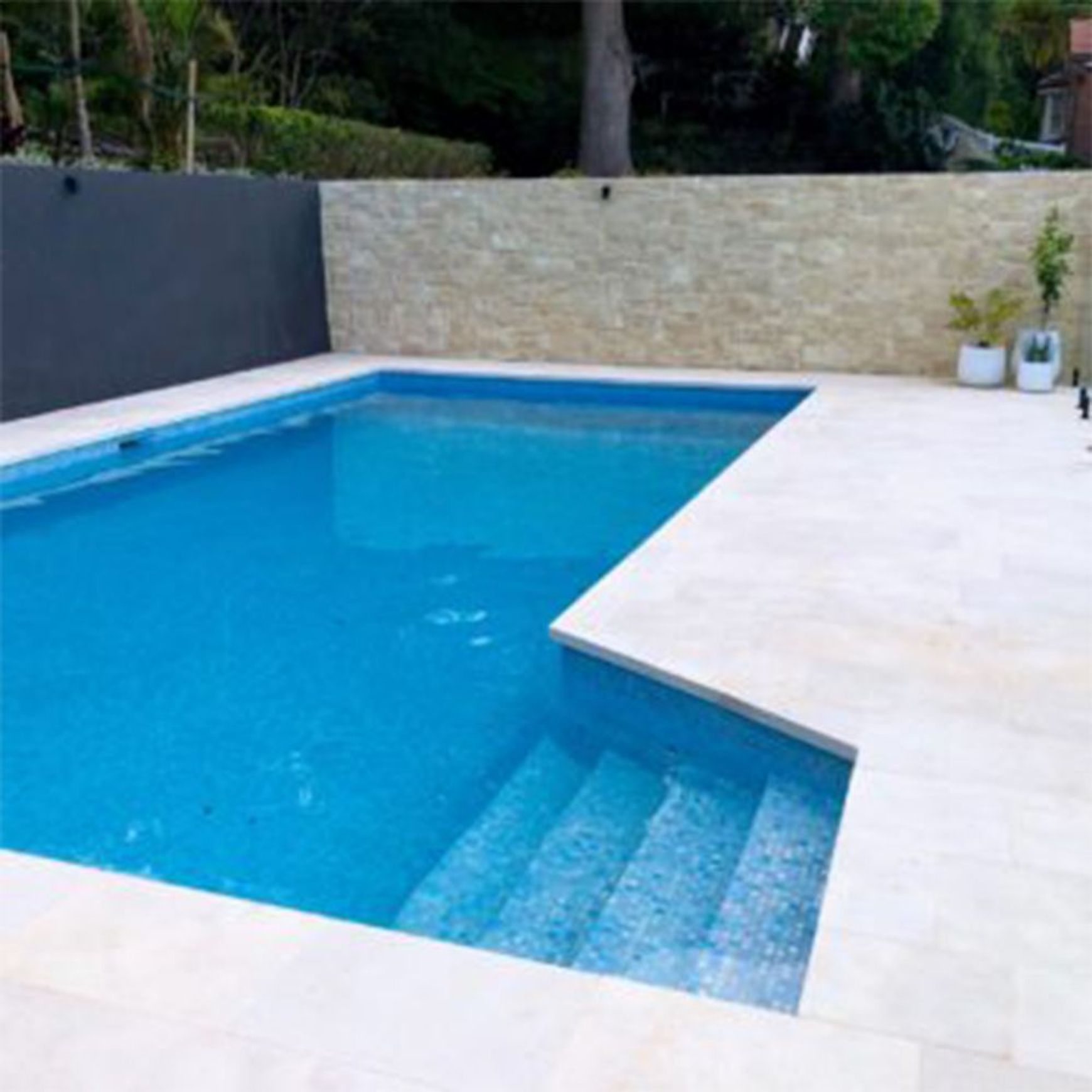 Crema Siena Limestone Pavers Tumbled & Sandblasted