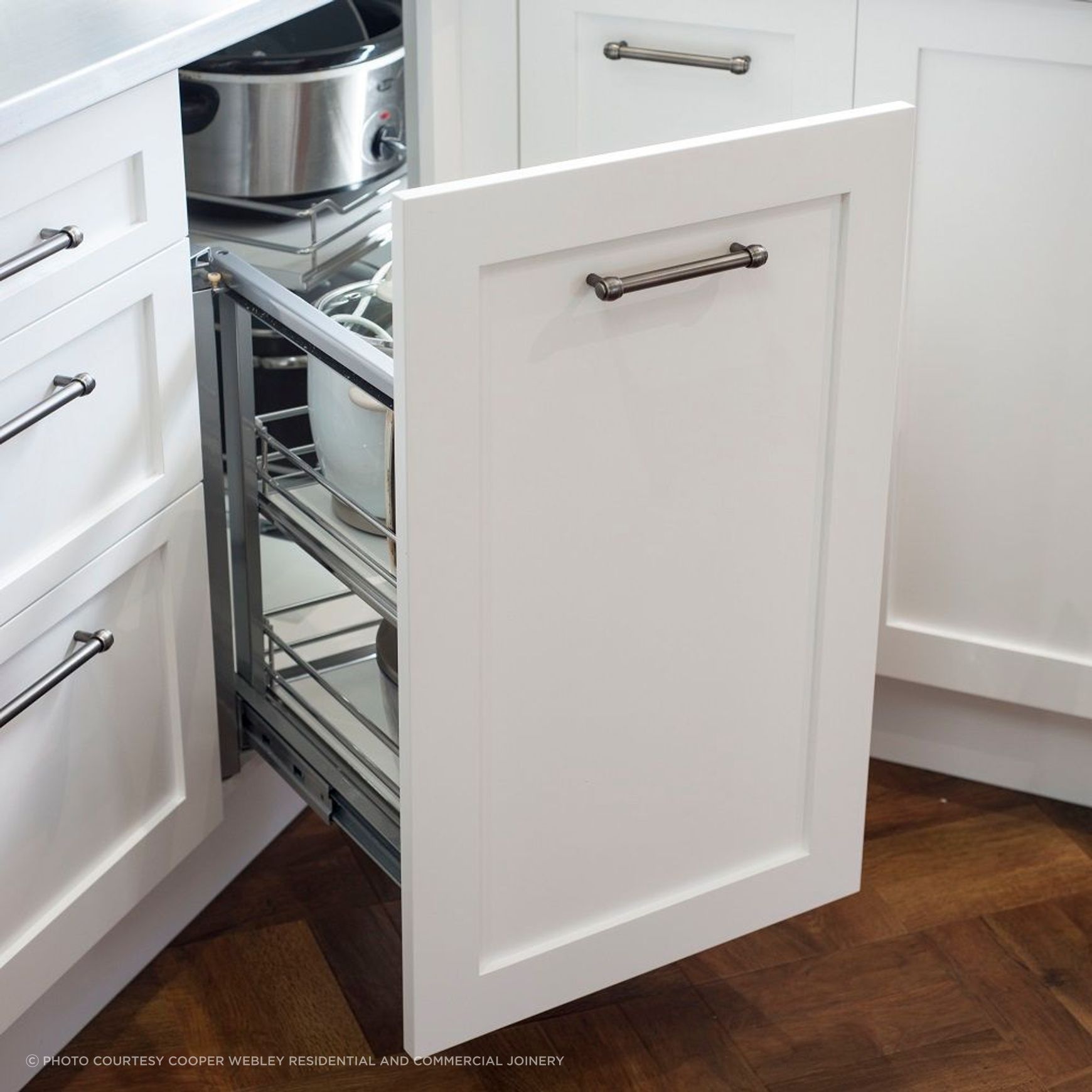 VS COR Fold Pull Out for Blind Corner Cabinets