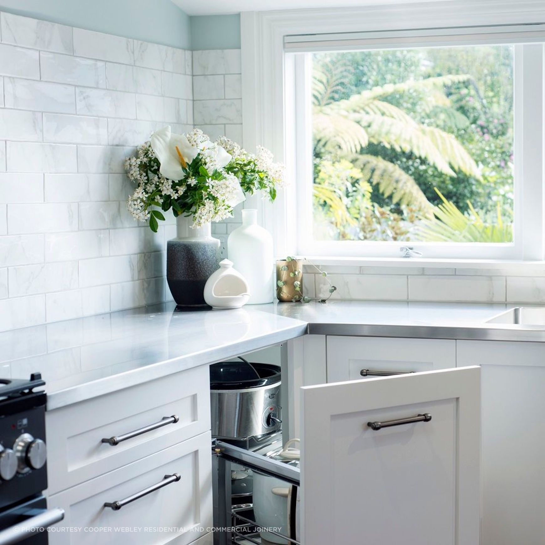 VS COR Fold Pull Out for Blind Corner Cabinets