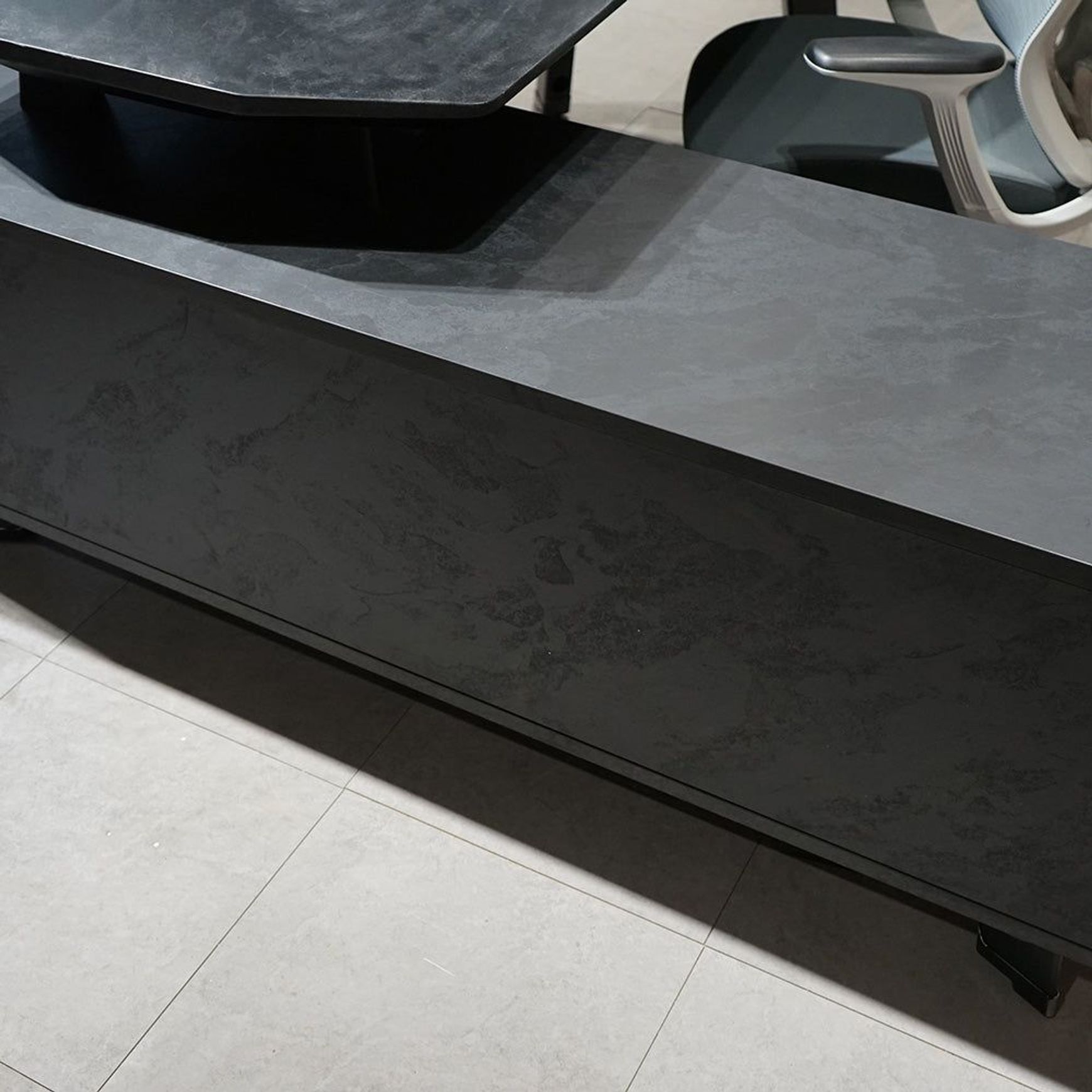 ARTO Black Executive Office Desk with Reversible Return 180-200cm - Black Concrete