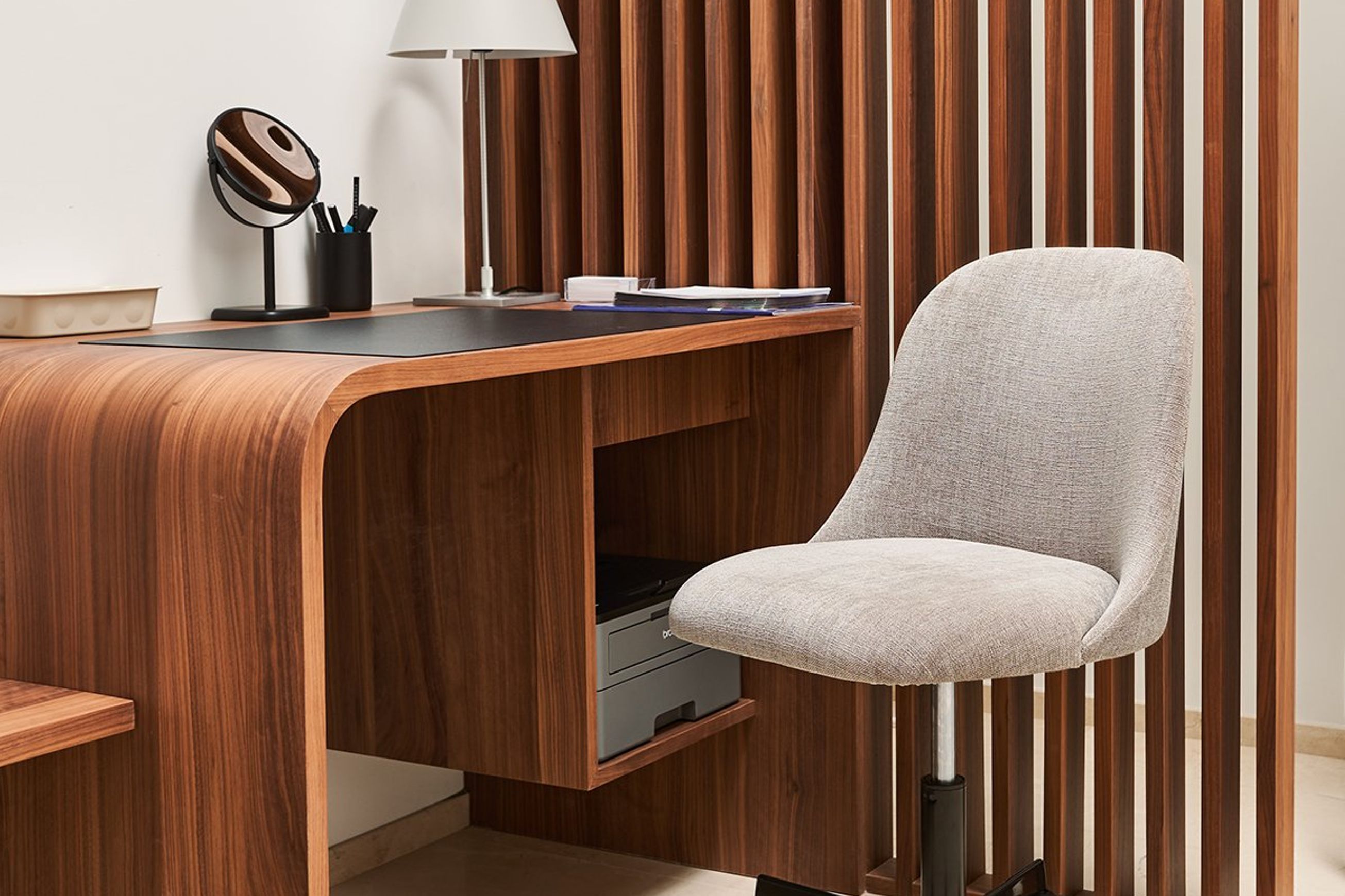 Aleta Chair - Five Castors