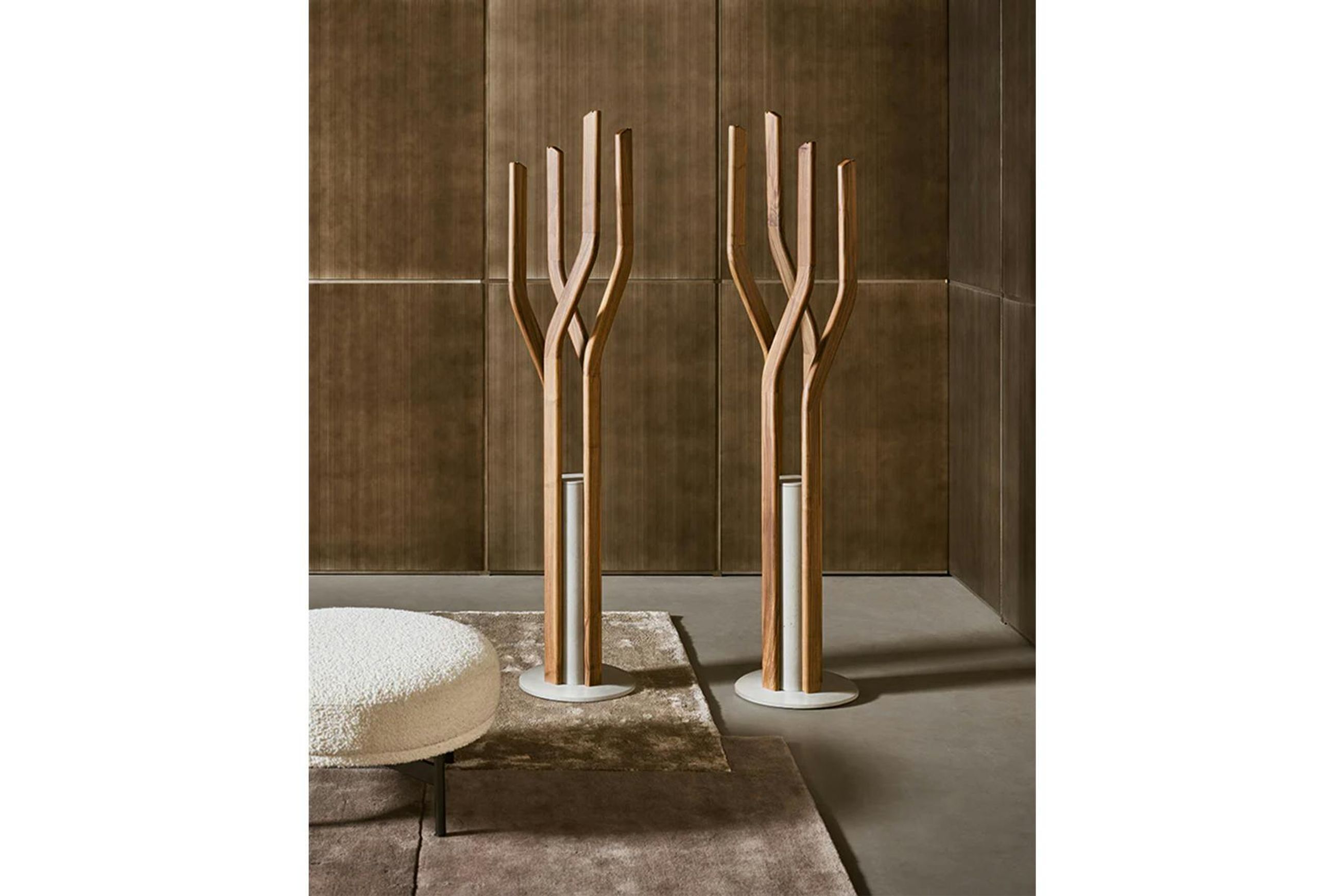 Alma Valet Stand