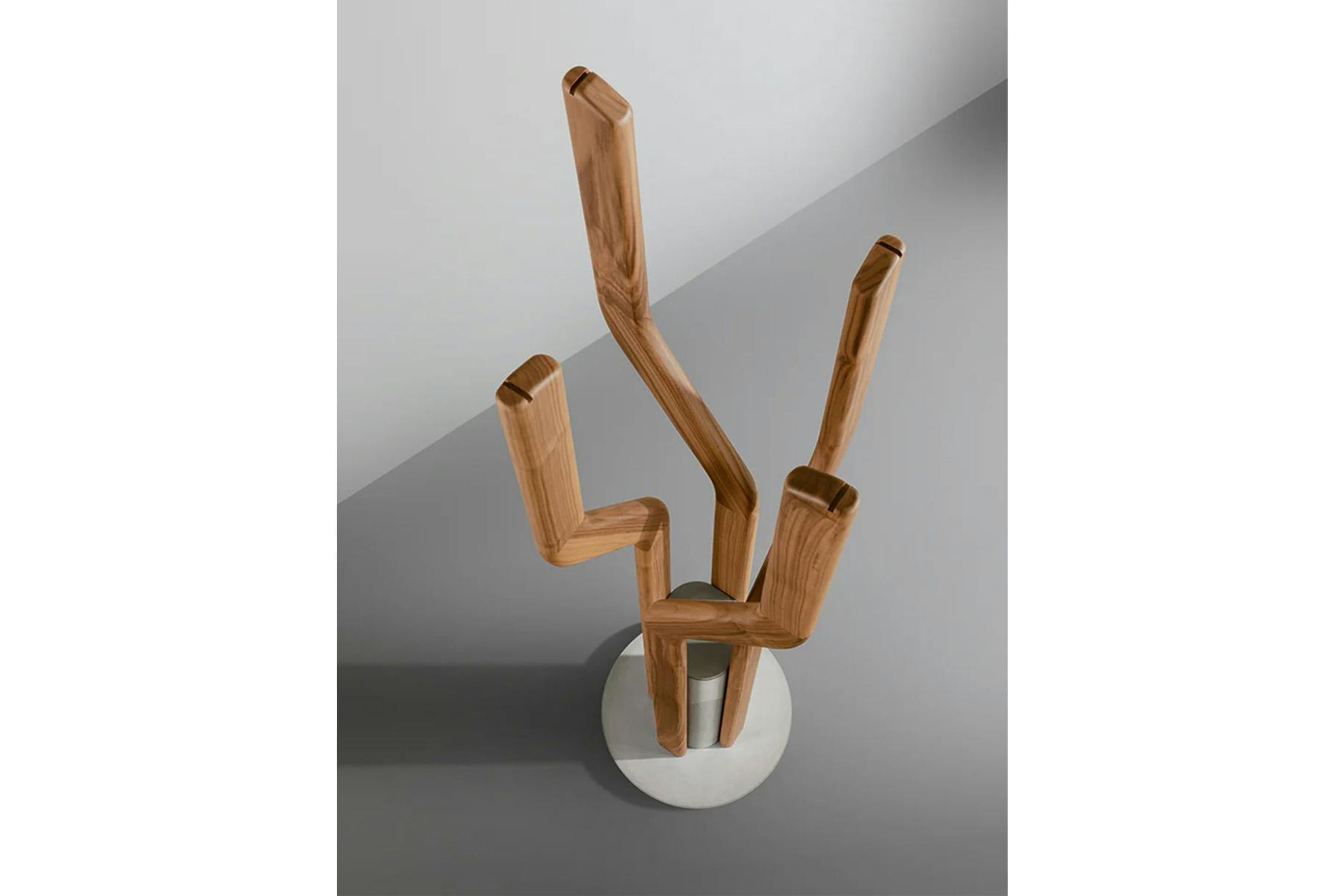 Alma Valet Stand