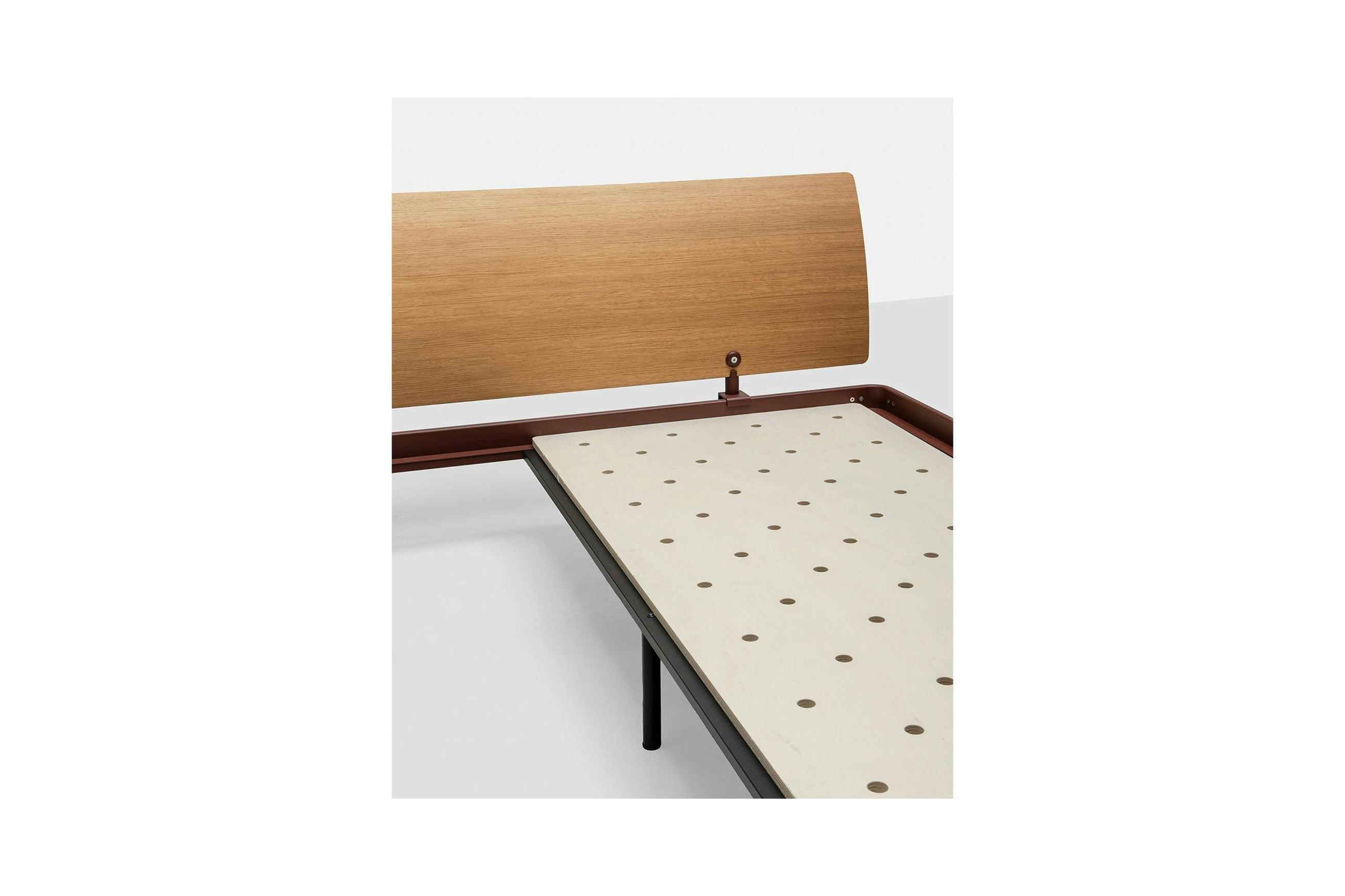 Alualu Bed
