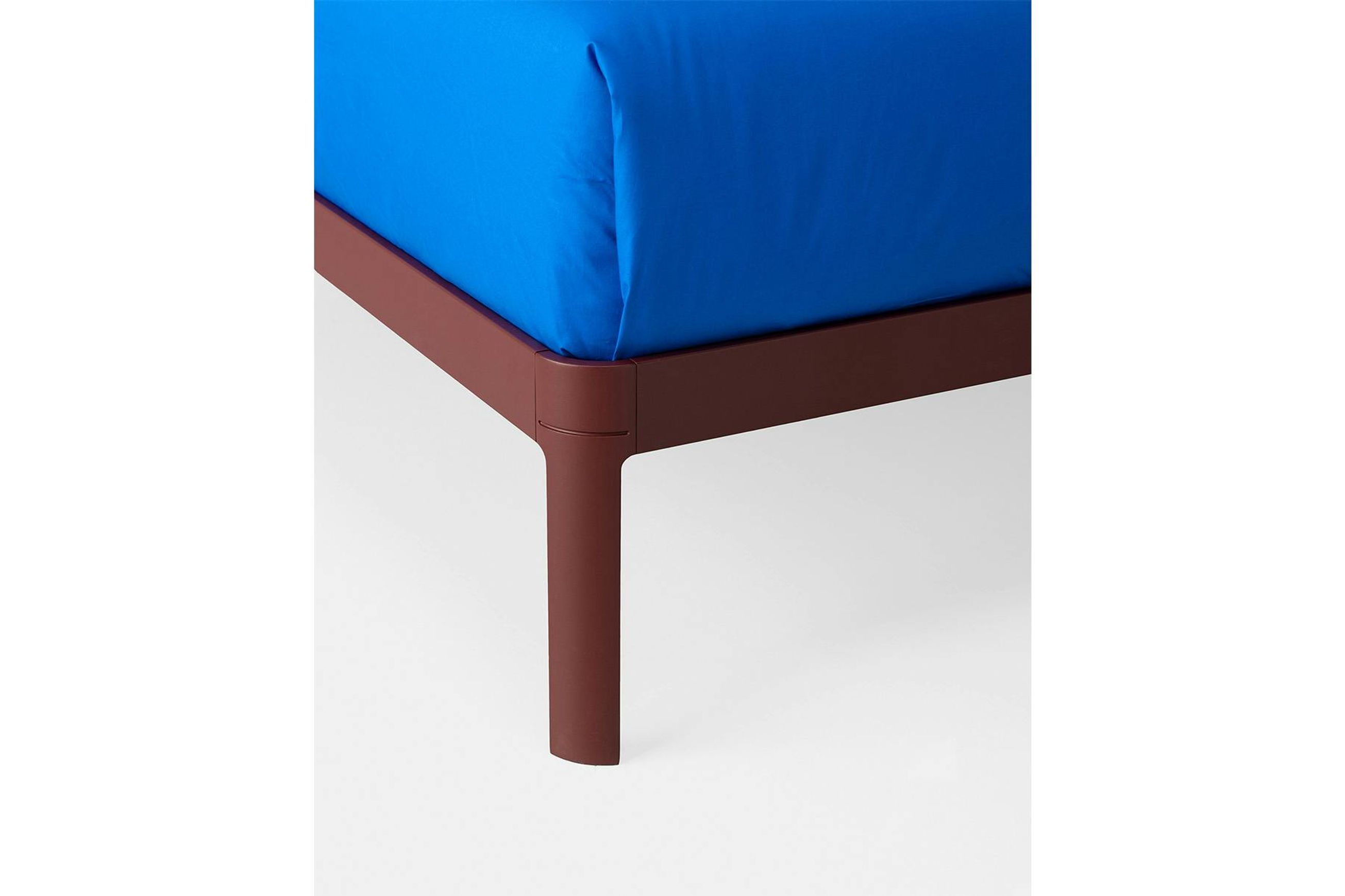 Alualu Bed